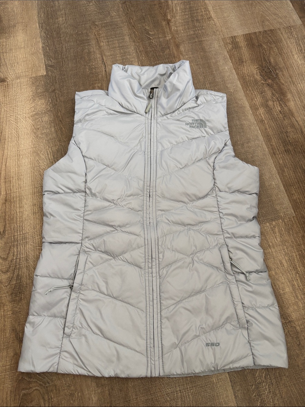 The North Face Size S Women's Pale Gray Waterproof Quilted Insulated Vest